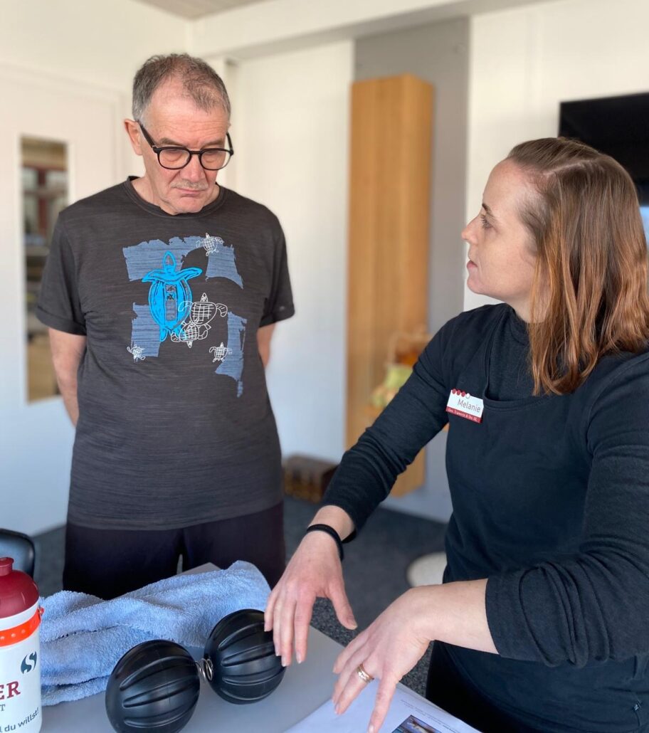 Individuelle Trainingsberatung für Männer beim Abnehmen – persönliche Betreuung bei Schneider Gesundheitstraining in Flamatt